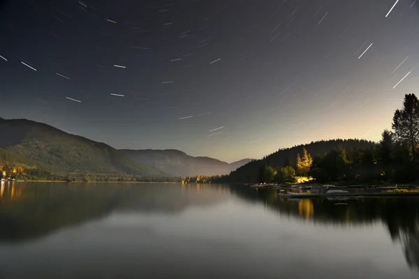 Trilhas de estrelas, lago anta — Fotografia de Stock