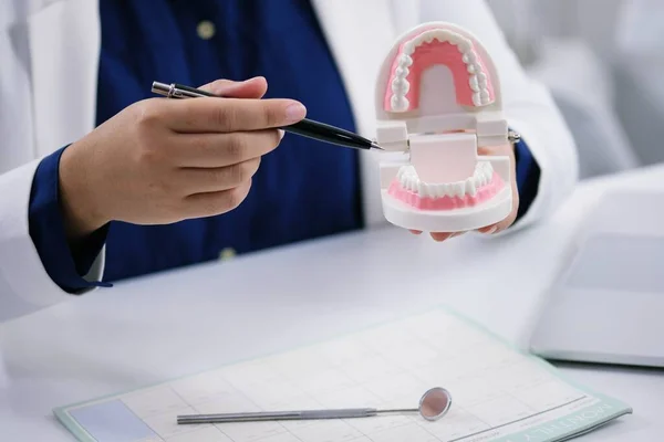 Dentist Examining Patient Teeth Medical Treatment Dental Office — Stock Photo, Image