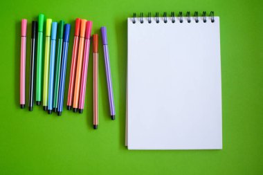 Ofis eğitimi konsepti için Not Defteri 'nin üst görünümü