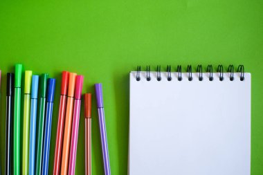 Ofis eğitimi konsepti için Not Defteri 'nin üst görünümü