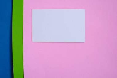 Kartvizitin arka plandaki beyaz kağıt kopyası.