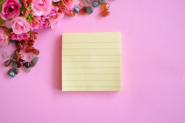 Ofis eğitimi konsepti için Not Defteri 'nin üst görünümü