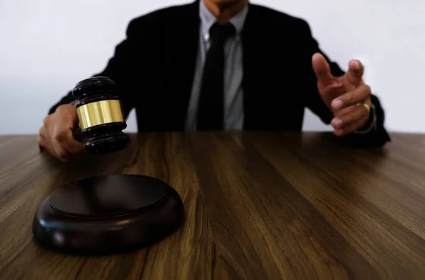 Lawyer Hitting Gavel Court Justice Law Concept — Stock Photo, Image