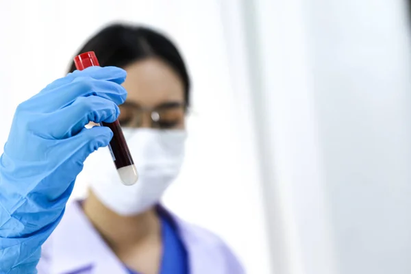 Scientist Holding Coronavirus Covid Infected Blood Sample Tube Dna Testing — Stock Photo, Image