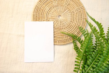 Boş Kart Mokup tasarımları, özgün beyaz kart çizimleri ya da kırtasiye tasarımları içerir. boş kağıt kart