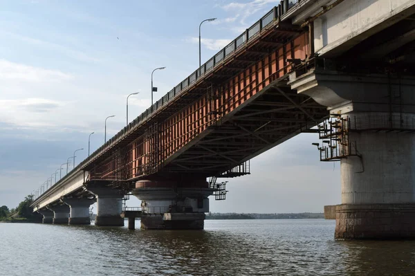 Ponte Trasporto Sul Fiume — Foto Stock