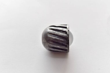 Plastik topla tüfekli sümüklüböcek.