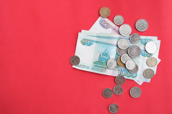 Een Rode Achtergrond Geld Russische Vijfduizendste Roebel Economie Concept Geld — Stockfoto