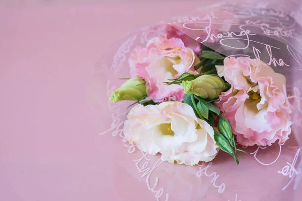 Beau Bouquet Floral Eustomes Roses Sur Fond Rose Pastel Des — Photo