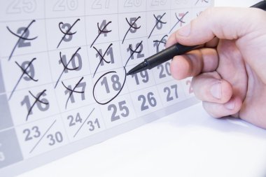 Bir takvimde işaretlenmiş daire