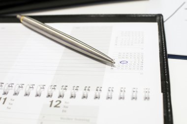 Bir takvimde işaretlenmiş daire