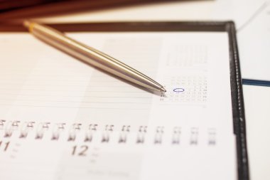 Bir takvimde işaretlenmiş daire