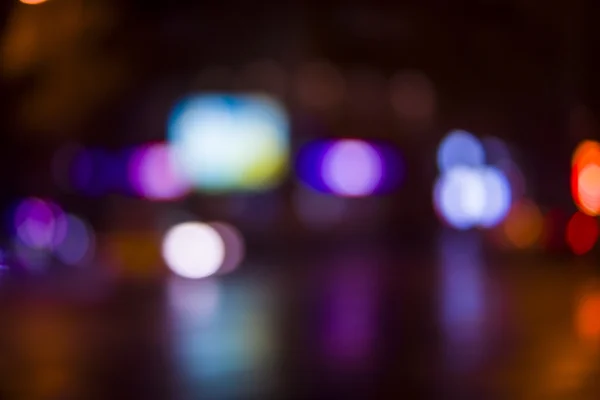 Noční město pouliční osvětlení bokeh pozadí — Stock fotografie
