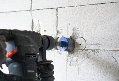 Prizler için döner çekiç delme delikleri