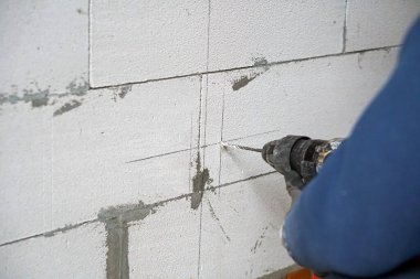 Prizler için döner çekiç delme delikleri