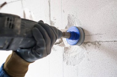 Prizler için döner çekiç delme delikleri