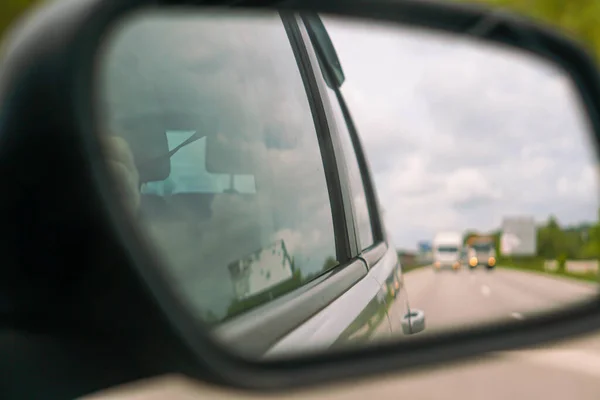 Paesaggio Visto Attraverso Specchio Auto — Foto Stock
