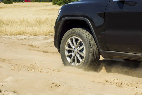 çamur içinde tekerlek