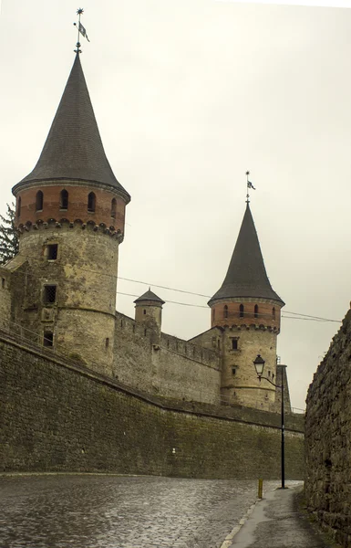 Oude toren in Kamianets-Mohelerpodolsc-Oekraïne — Stockfoto