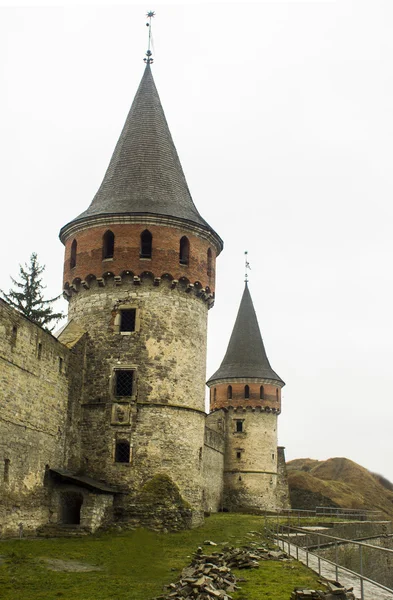 Oude toren in Kamianets-Mohelerpodolsc-Oekraïne — Stockfoto