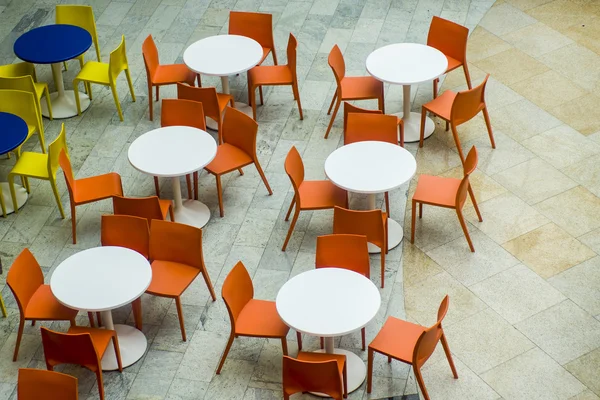 modern alışveriş merkezinde geçirerek alışveriş