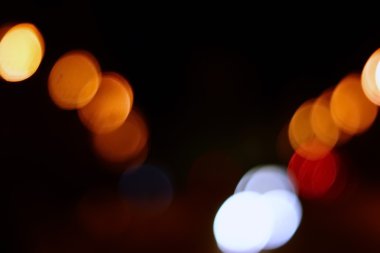 Yol ışık bokeh ile arka plan bulanıklık