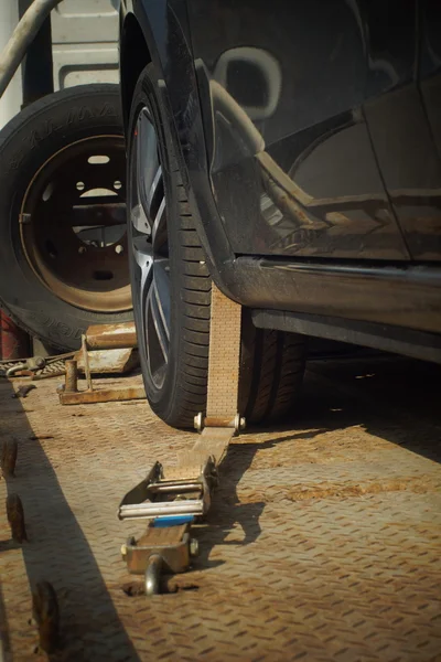 Yeni araba taşınan