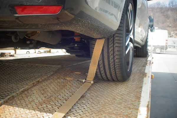 Yeni araba taşınan