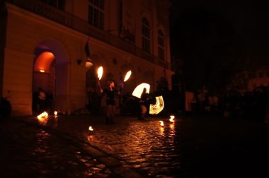 ateş desenleri kutlama