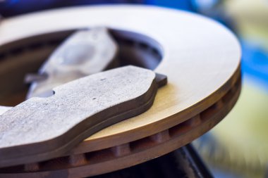 Yeni ön fren diskleri ve balataları modern c için