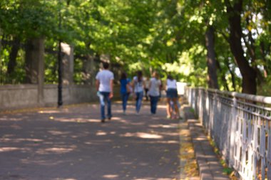 Basın toplantısında olay soyut bulanık insanlar,