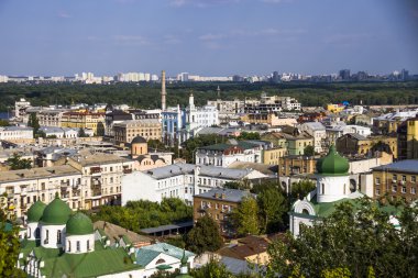 Kiev 'deki küçük renkli binalar yazın Ukrayna' da alındı