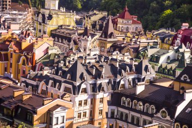 Kiev 'deki küçük renkli binalar yazın Ukrayna' da alındı