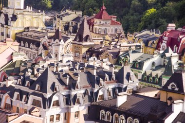 Kiev 'deki küçük renkli binalar yazın Ukrayna' da alındı