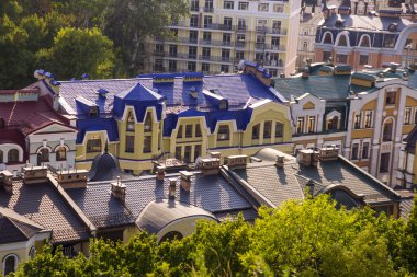 Kiev 'deki küçük renkli binalar yazın Ukrayna' da alındı