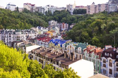 Kiev 'deki küçük renkli binalar yazın Ukrayna' da alındı