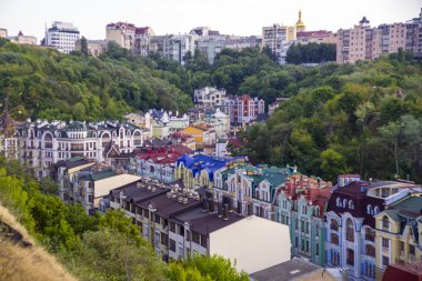 Kiev 'deki küçük renkli binalar yazın Ukrayna' da alındı