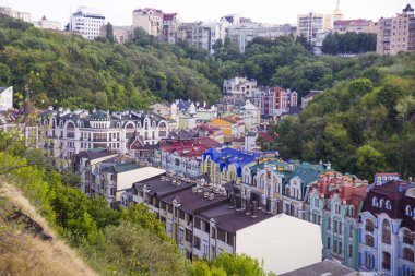 Kiev 'deki küçük renkli binalar yazın Ukrayna' da alındı