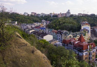 Kiev 'deki küçük renkli binalar yazın Ukrayna' da alındı