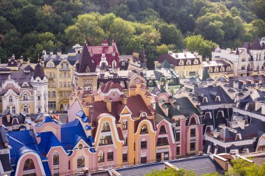 Kiev 'deki küçük renkli binalar yazın Ukrayna' da alındı