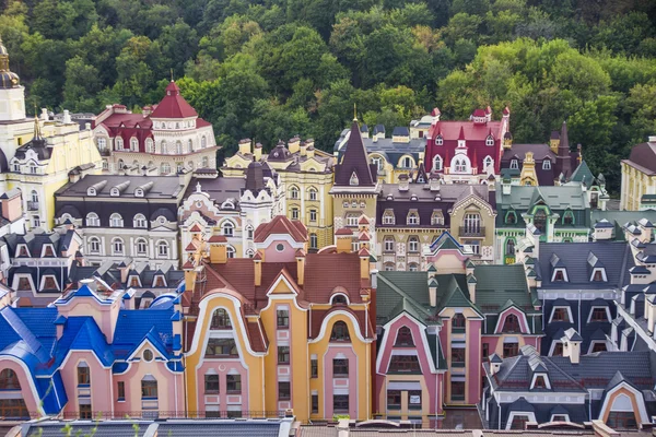 Small colored buildings in Kiev taken in Ukraine in summer — Stock Photo, Image