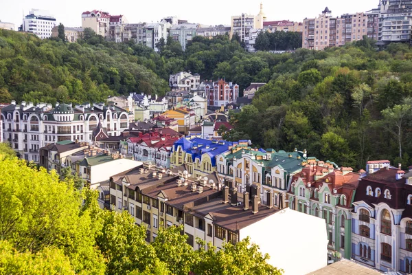 Kiev 'deki küçük renkli binalar yazın Ukrayna' da alındı