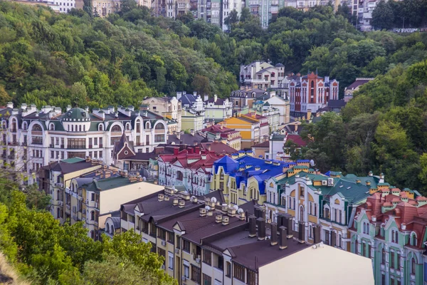 Kiev 'deki küçük renkli binalar yazın Ukrayna' da alındı