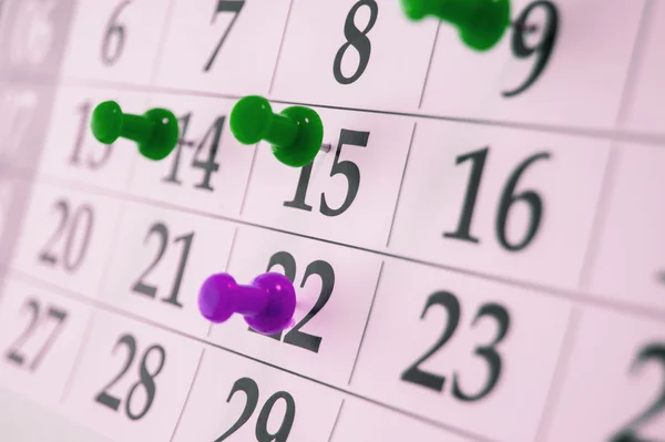 Pagina del calendario di chiusura con pin-disegno — Foto Stock