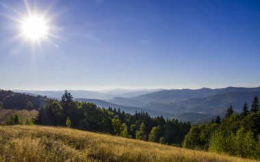 Ukrayna Karpat Dağları'nın sonbahar görünümü,