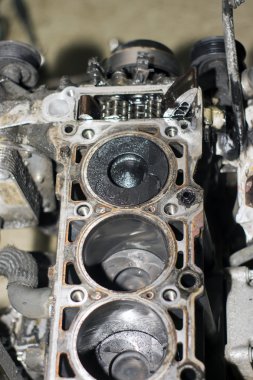 4 silindirli benzin motorunu aç