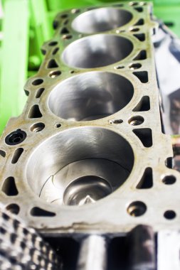 4 silindirli benzin motorunu aç