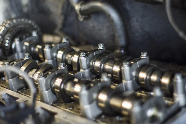 Cabeça de cilindro de um motor de automóvel — Fotografia de Stock