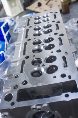 Bir dizel motoru yeni Silindir kapakları