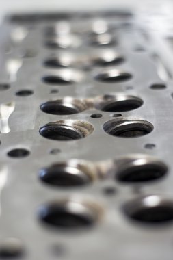Bir dizel motoru yeni Silindir kapakları